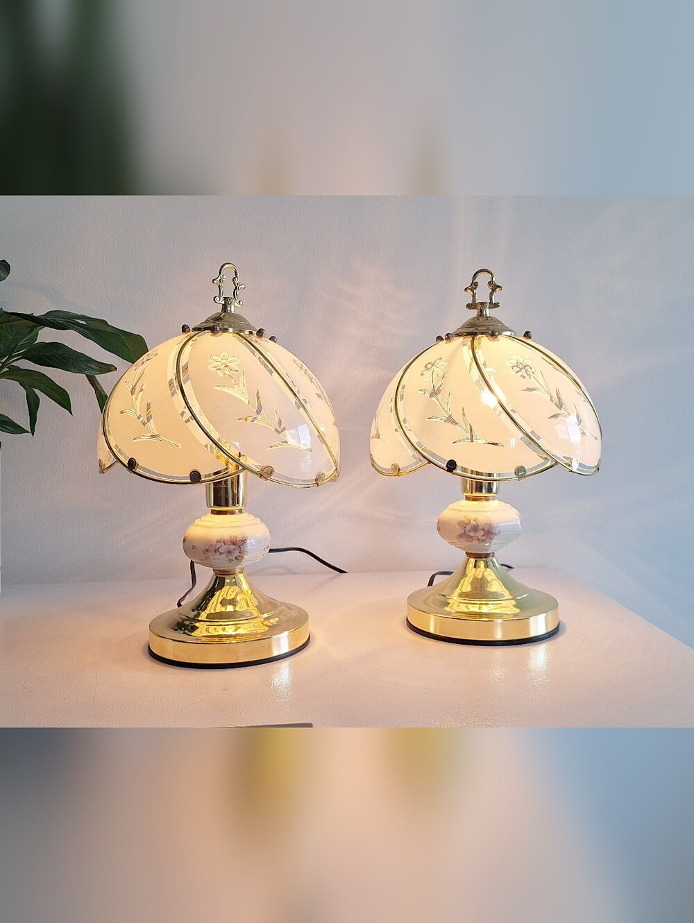 1 touch lamp. Contact me if you would like to buy both
